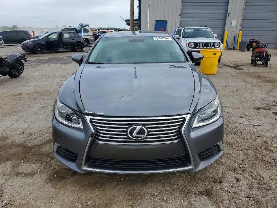 2015 LEXUS LS 460  