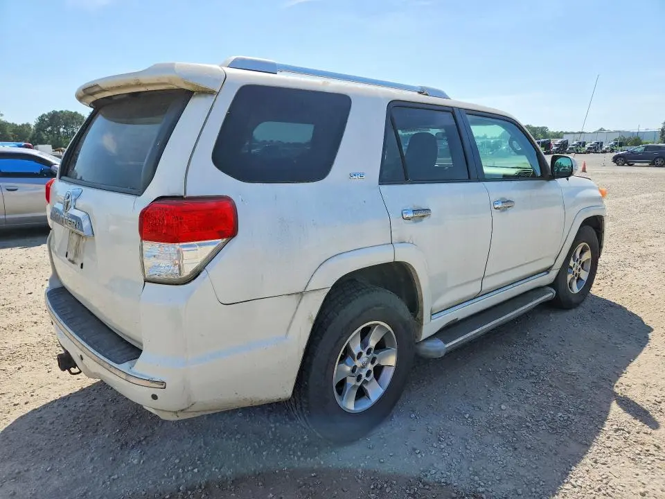 2010 TOYOTA 4RUNNER SR5  