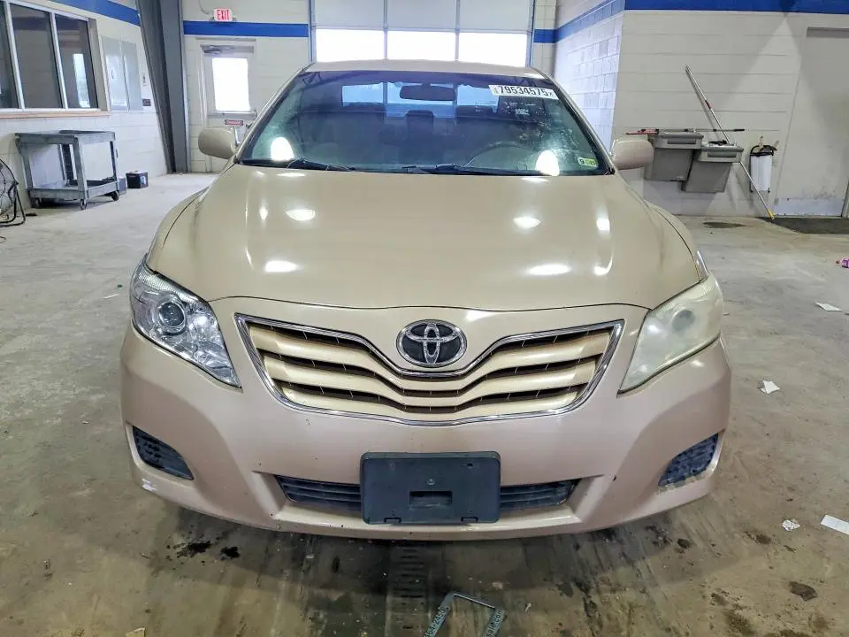 2011 TOYOTA CAMRY LE  