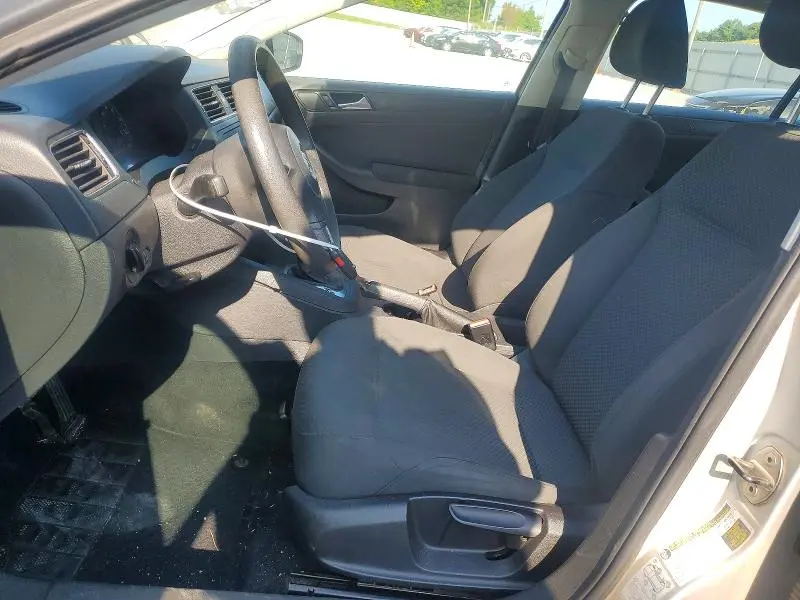 2011 VOLKSWAGEN JETTA BASE  