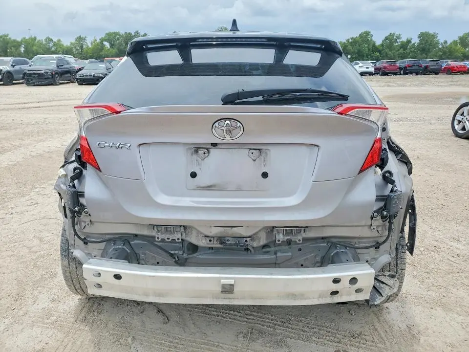 2019 TOYOTA C-HR XLE  