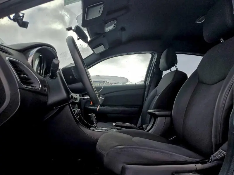 2013 CHRYSLER 200 LX  