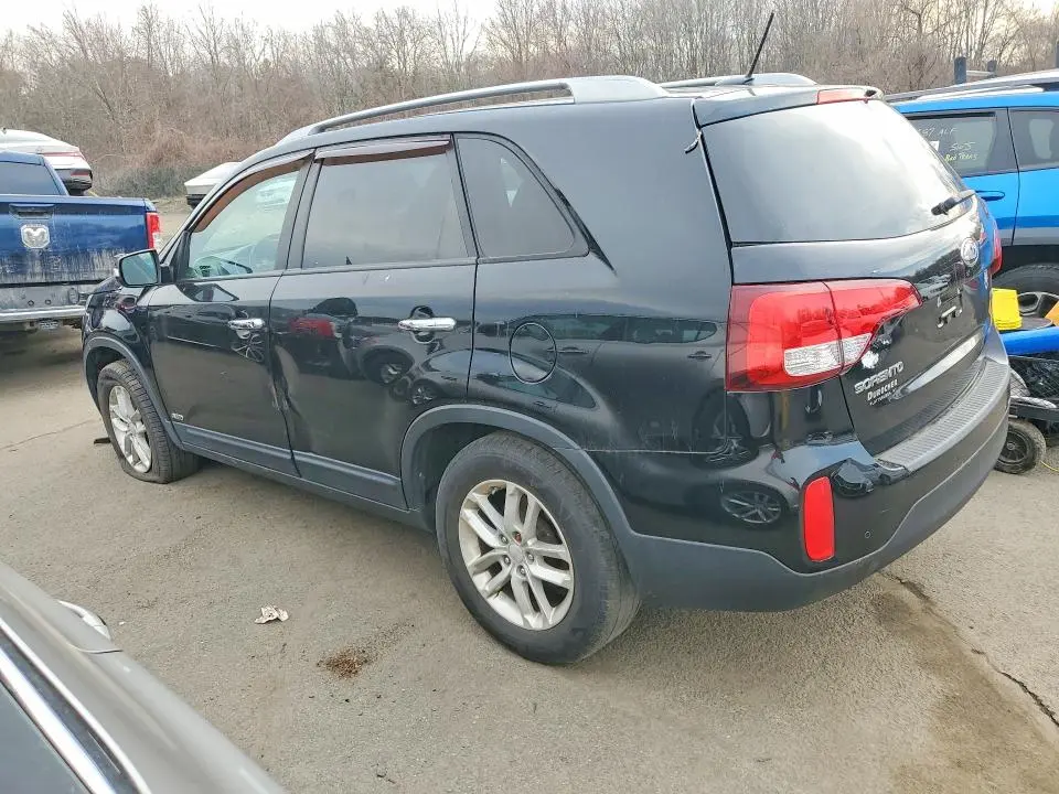 2015 KIA SORENTO LX  