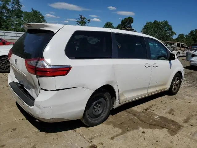 2017 TOYOTA SIENNA LE  