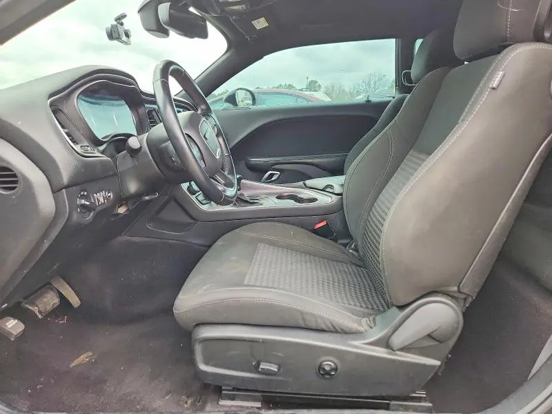 2016 DODGE CHALLENGER SXT  