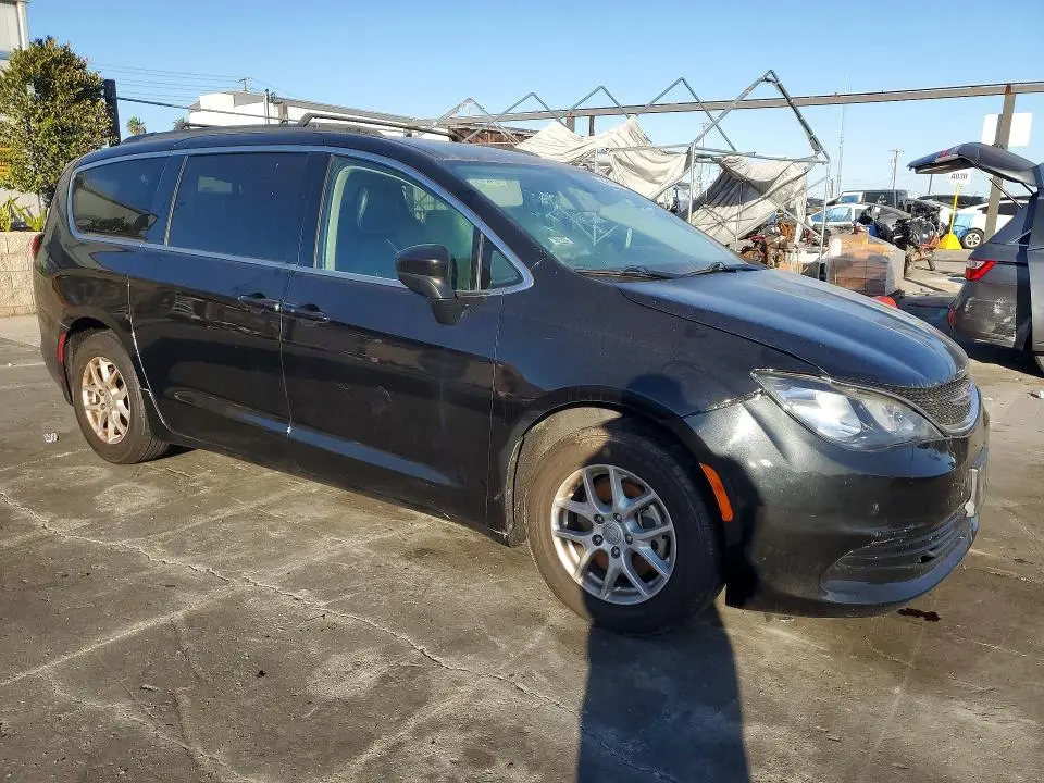 2020 CHRYSLER VOYAGER LXI  