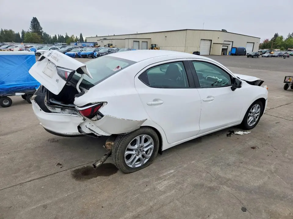 2017 TOYOTA YARIS IA BASE  