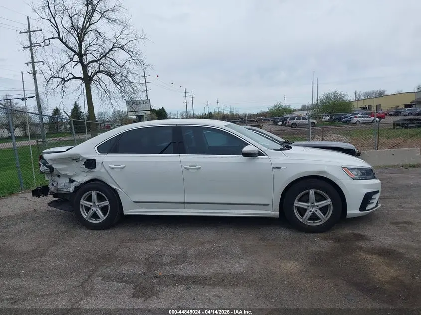 2017 VOLKSWAGEN PASSAT 1.8T R-LINE