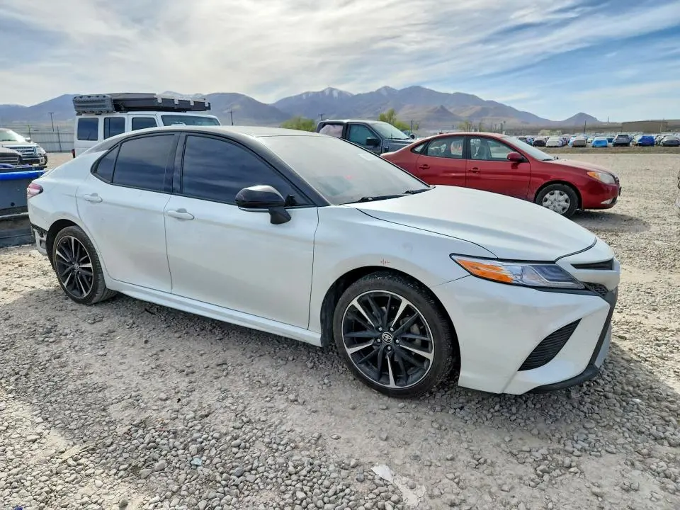 2020 TOYOTA CAMRY XSE  