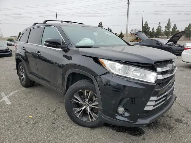 2019 TOYOTA HIGHLANDER LE  