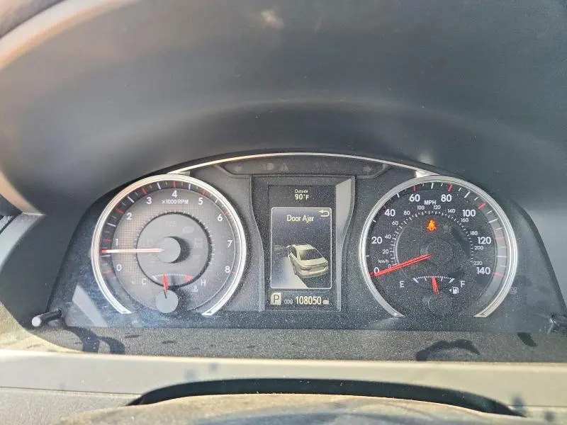 2016 TOYOTA CAMRY SE  