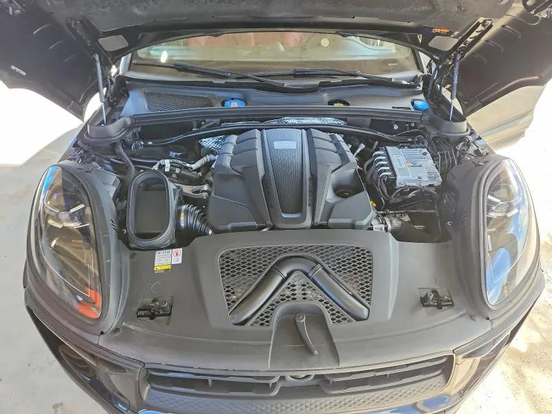 2023 PORSCHE MACAN S  
