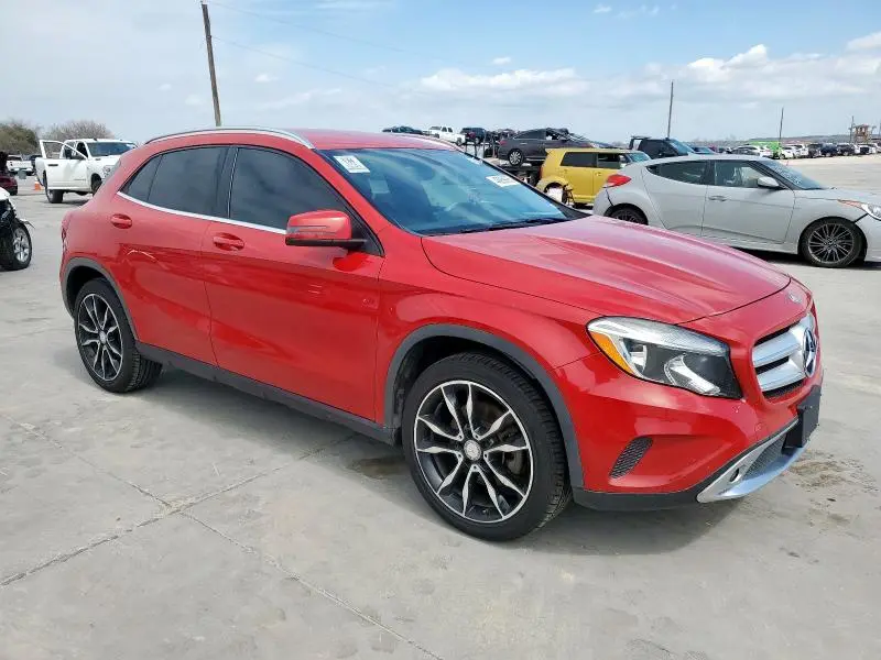 2015 MERCEDES-BENZ GLA 250