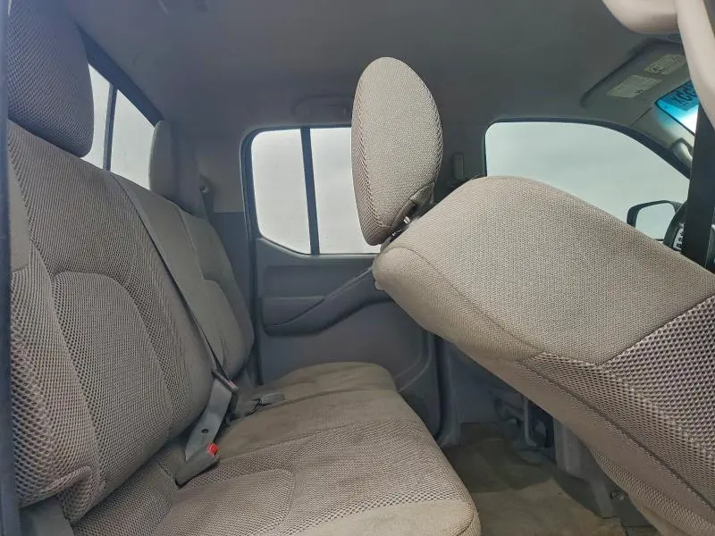 2015 NISSAN FRONTIER S  