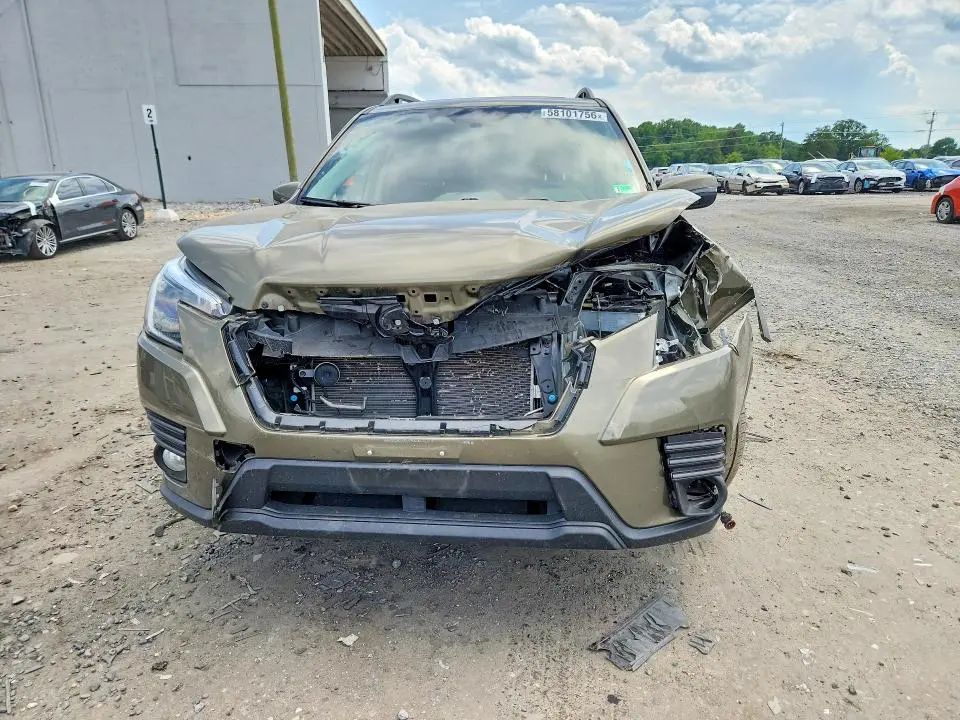 2023 SUBARU FORESTER LIMITED  