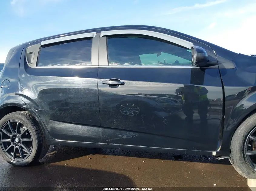 2016 CHEVROLET SONIC LT AUTO