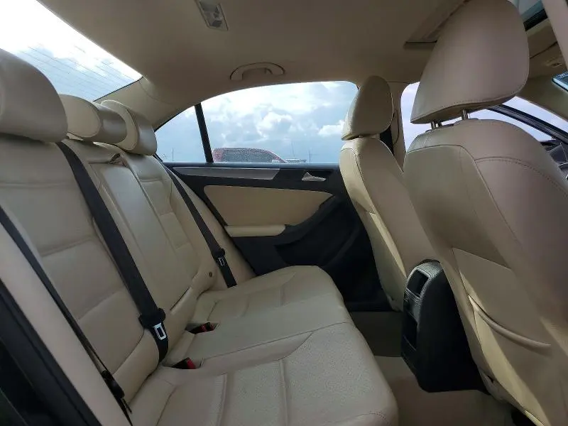 2015 VOLKSWAGEN JETTA SE  