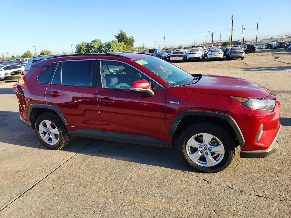 2021 TOYOTA RAV4 LE  