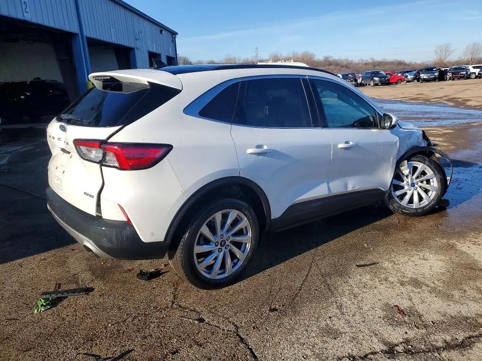 2022 FORD ESCAPE TITANIUM  