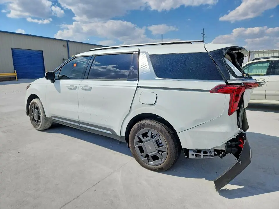2026 KIA CARNIVAL SX  