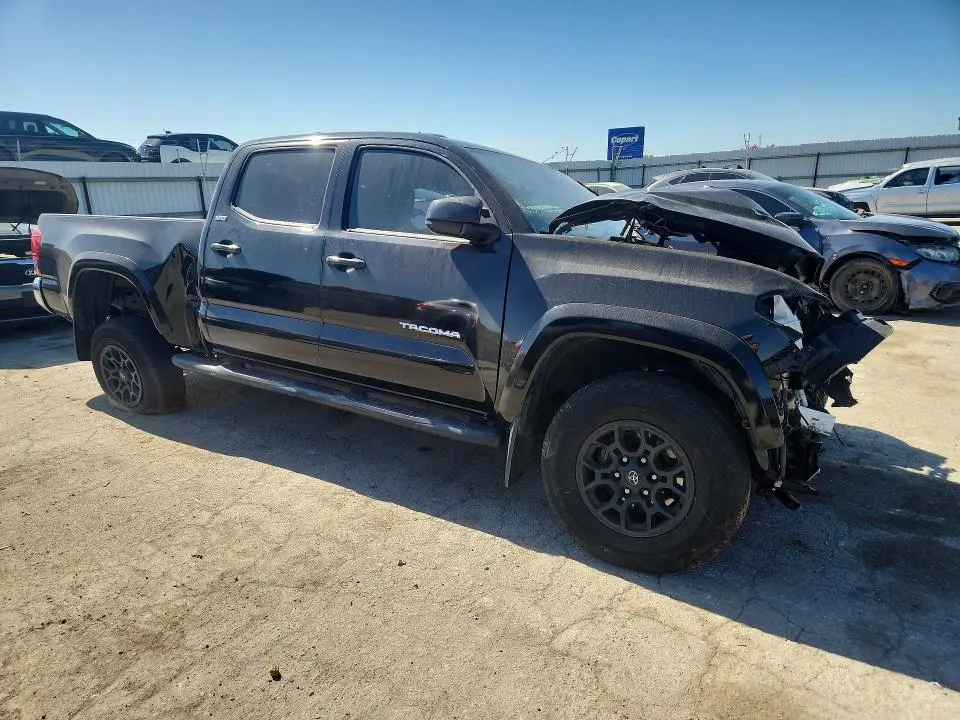 2022 TOYOTA TACOMA SR5 V6  