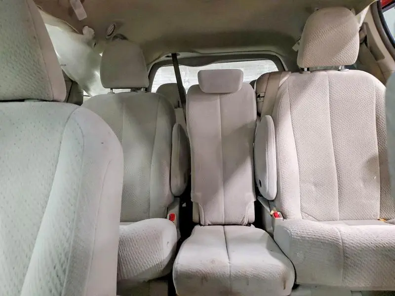 2012 TOYOTA SIENNA LE 8-PASSENGER  