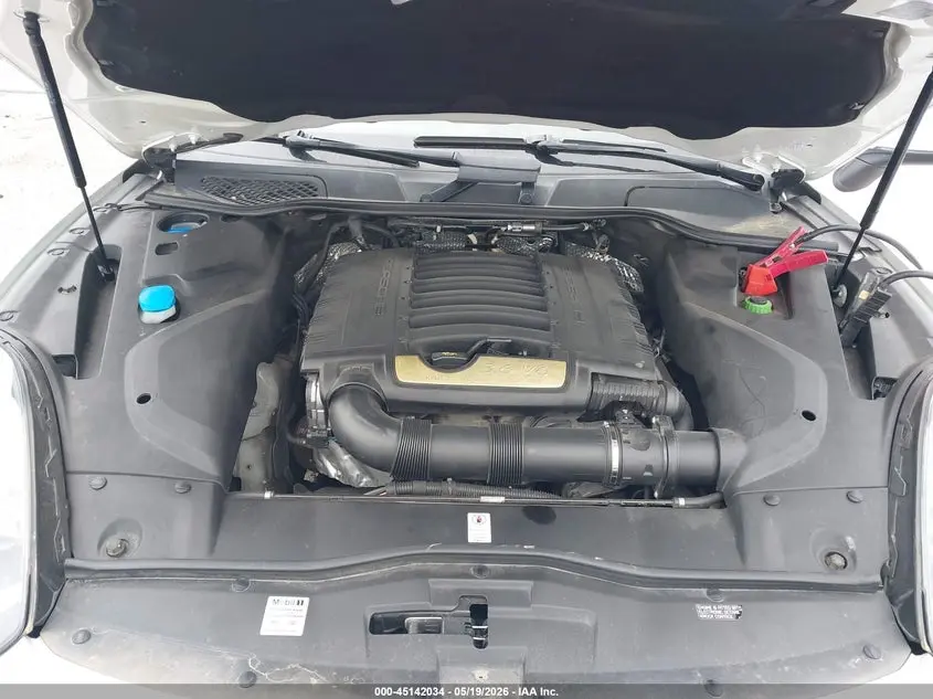 2016 PORSCHE CAYENNE  