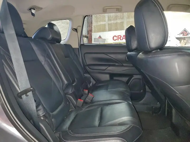 2020 MITSUBISHI OUTLANDER SE  