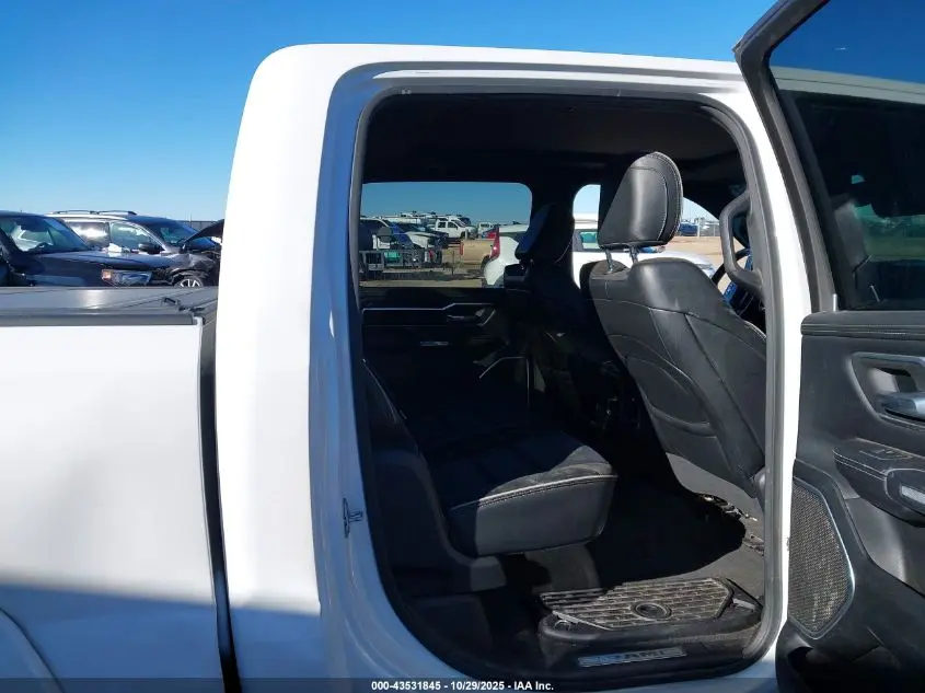 2020 RAM 1500 LARAMIE  4X4 5'7 BOX