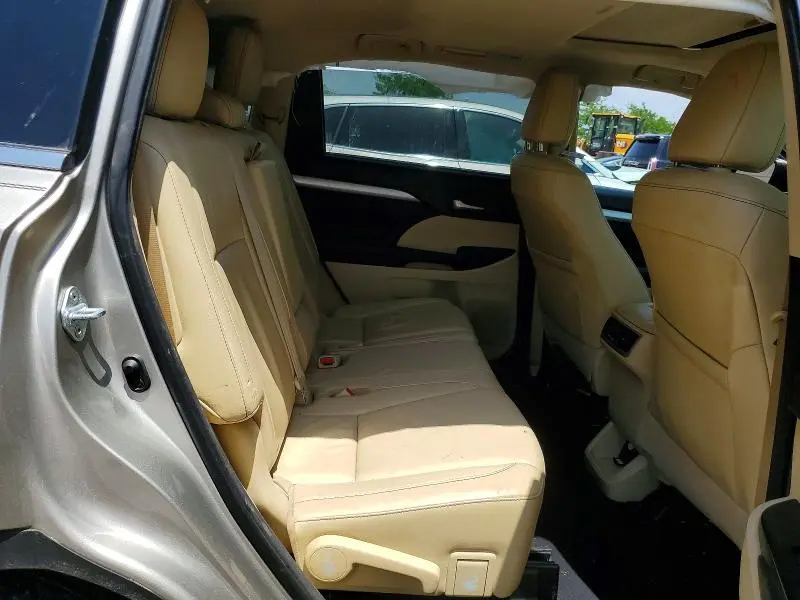 2016 TOYOTA HIGHLANDER XLE  