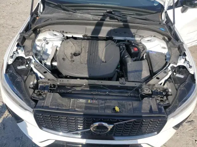 2024 VOLVO XC60 PLUS  