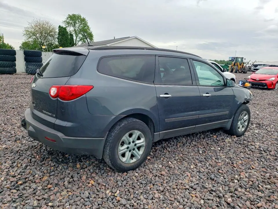 2011 CHEVROLET TRAVERSE LS  