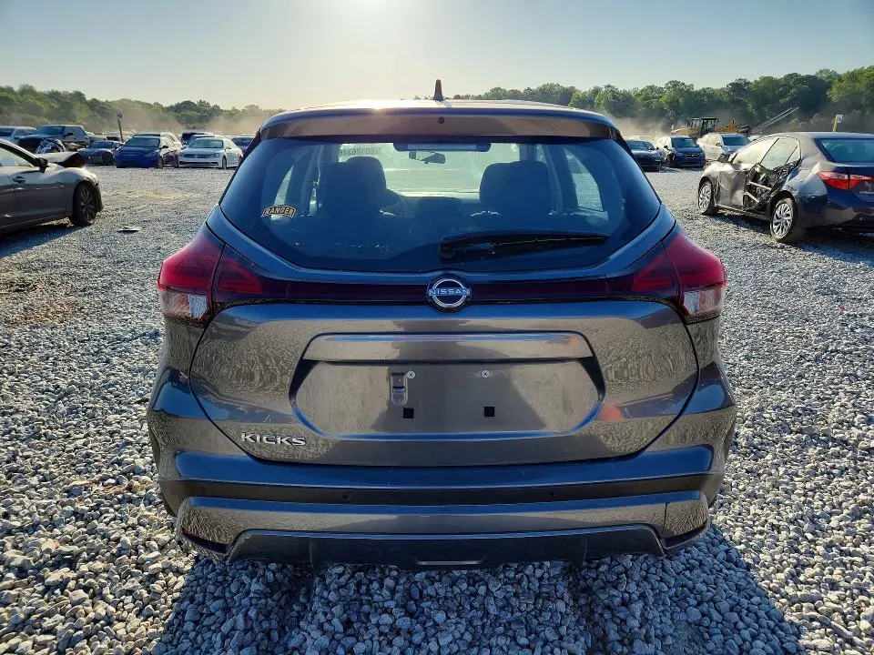 2023 NISSAN KICKS S  
