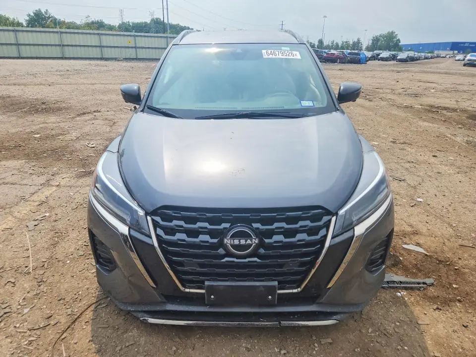 2023 NISSAN KICKS SR  