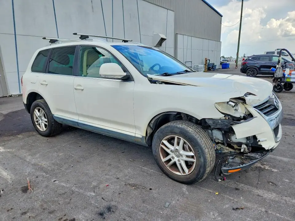 2010 VOLKSWAGEN TOUAREG V6  