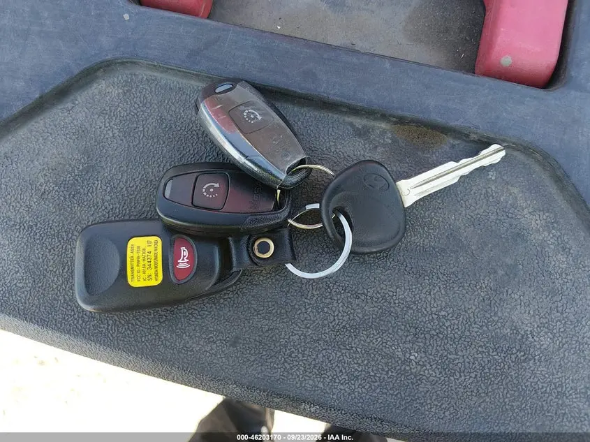 2012 HYUNDAI SANTA FE SE