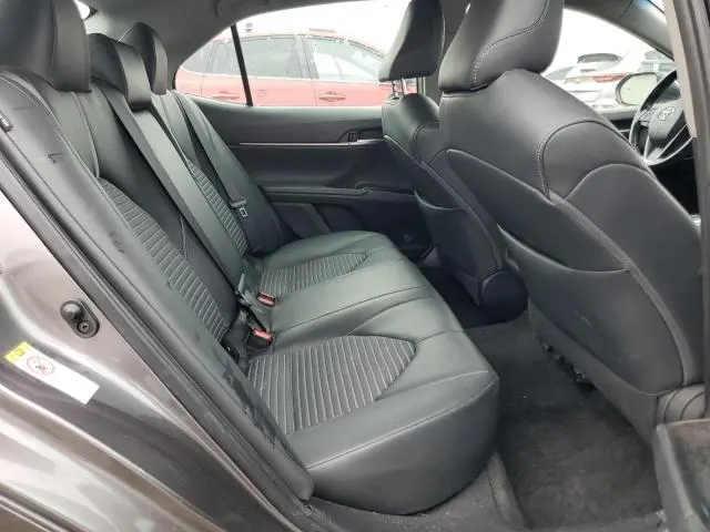 2019 TOYOTA CAMRY SE  