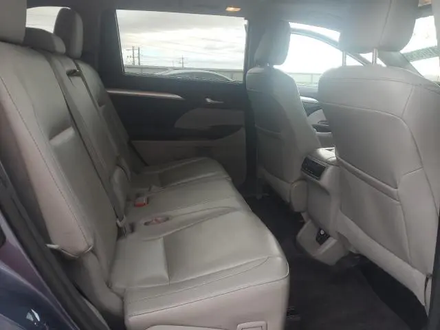 2015 TOYOTA HIGHLANDER XLE  