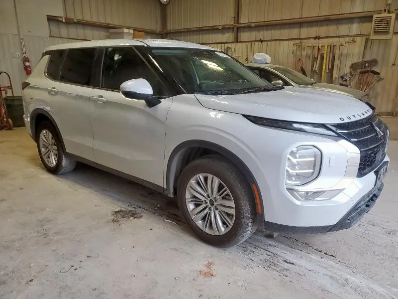 2024 MITSUBISHI OUTLANDER ES  