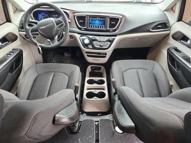 2019 CHRYSLER PACIFICA LX  