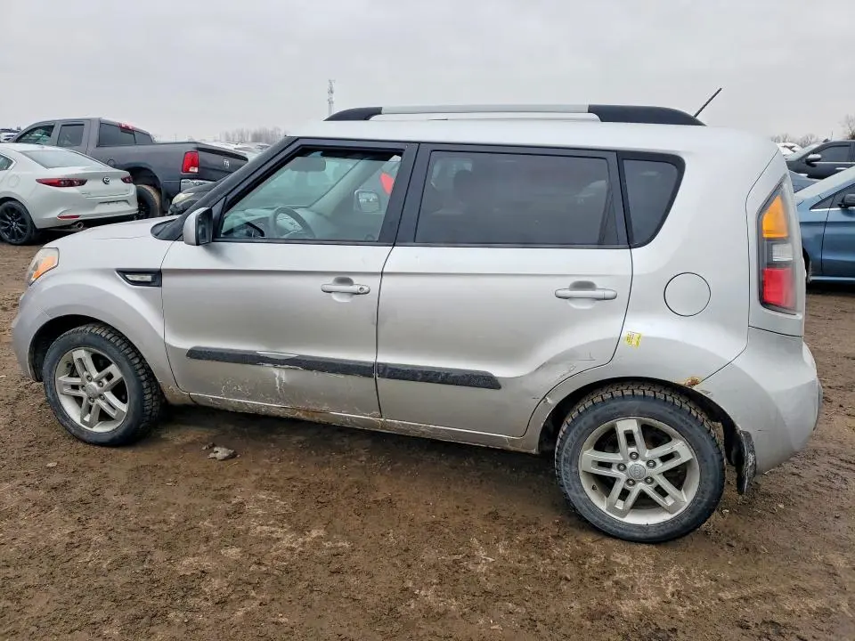 2011 KIA SOUL +  