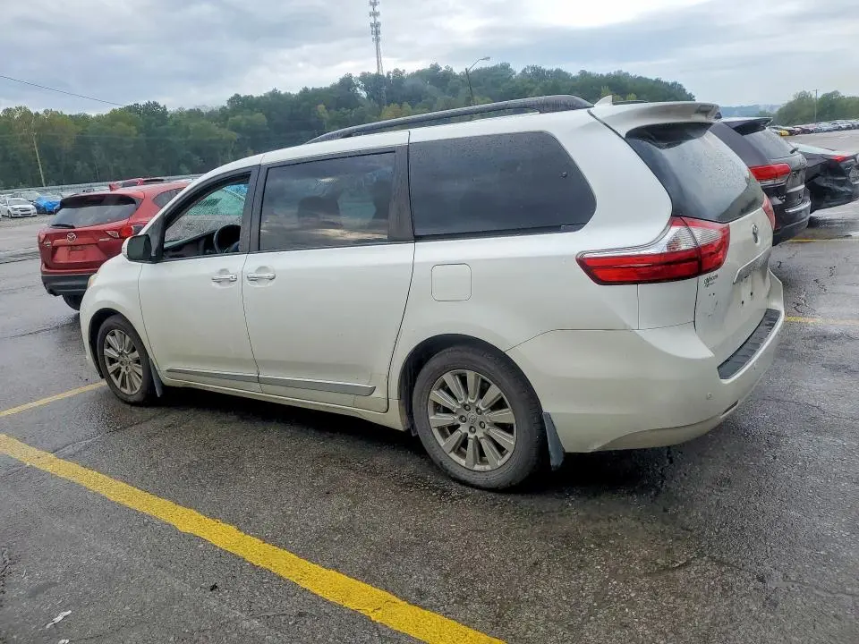 2017 TOYOTA SIENNA LIMITED PREMIUM 7-PASSENGER  