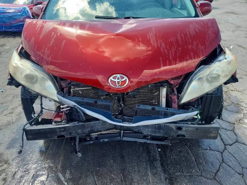 2011 TOYOTA SIENNA XLE 8-PASSENGER  