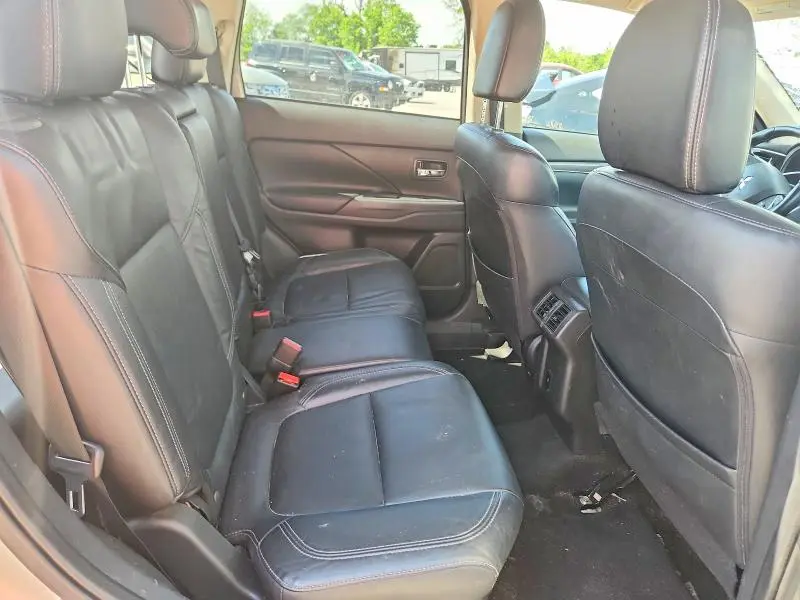 2020 MITSUBISHI OUTLANDER SE  