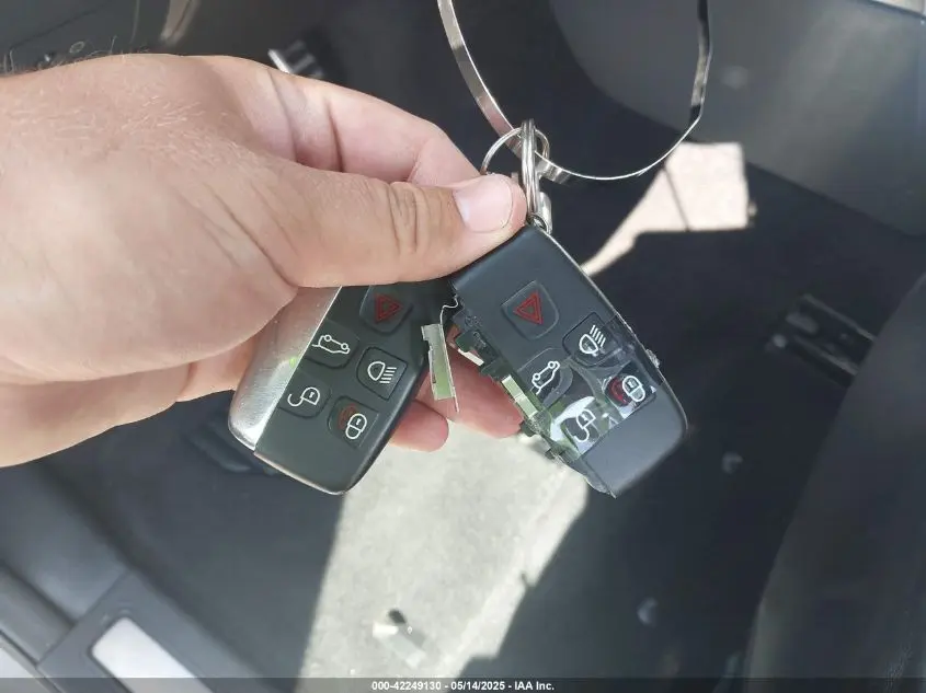 2017 LAND ROVER DISCOVERY HSE LUXURY