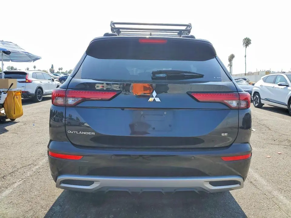 2022 MITSUBISHI OUTLANDER SE  
