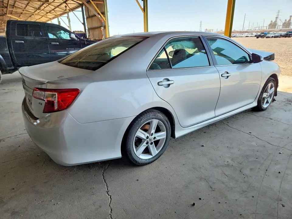 2012 TOYOTA CAMRY SE  