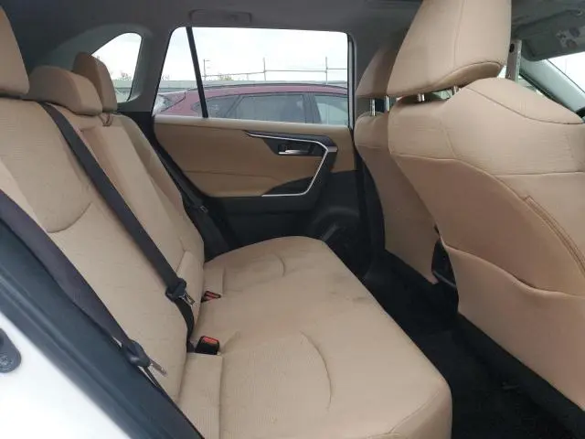 2019 TOYOTA RAV4 XLE  