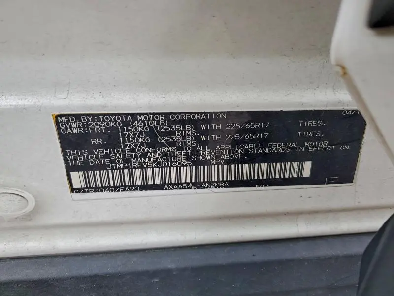 2019 TOYOTA RAV4 XLE  