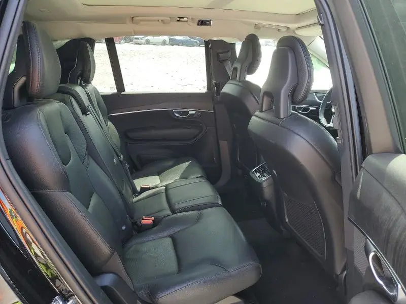 2020 VOLVO XC90 T6 MOMENTUM  